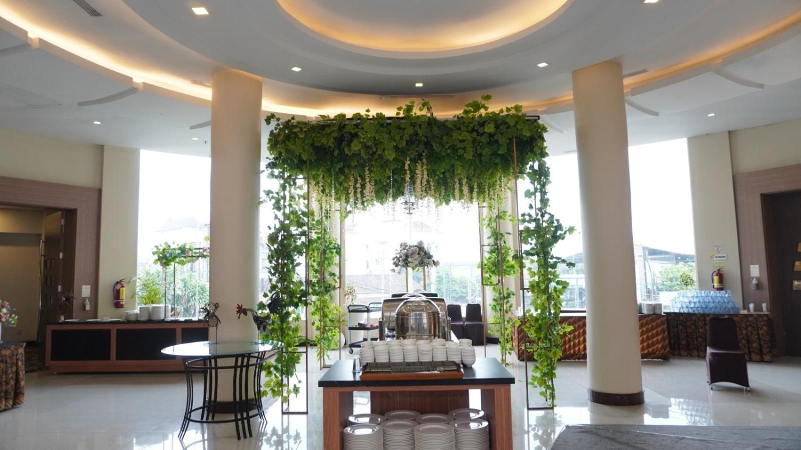 Cavinton Hotel Malioboro Yogyakarta By Tritama Hospitality Exterior foto