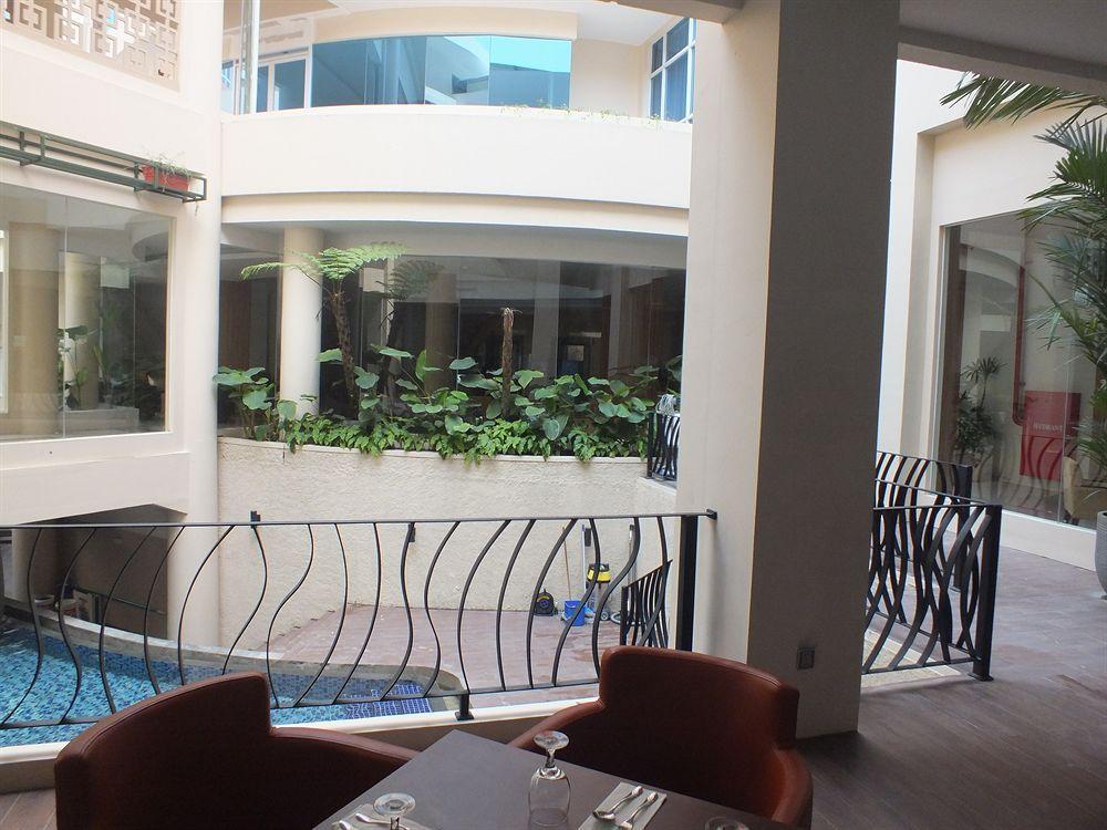 Cavinton Hotel Malioboro Yogyakarta By Tritama Hospitality Exterior foto