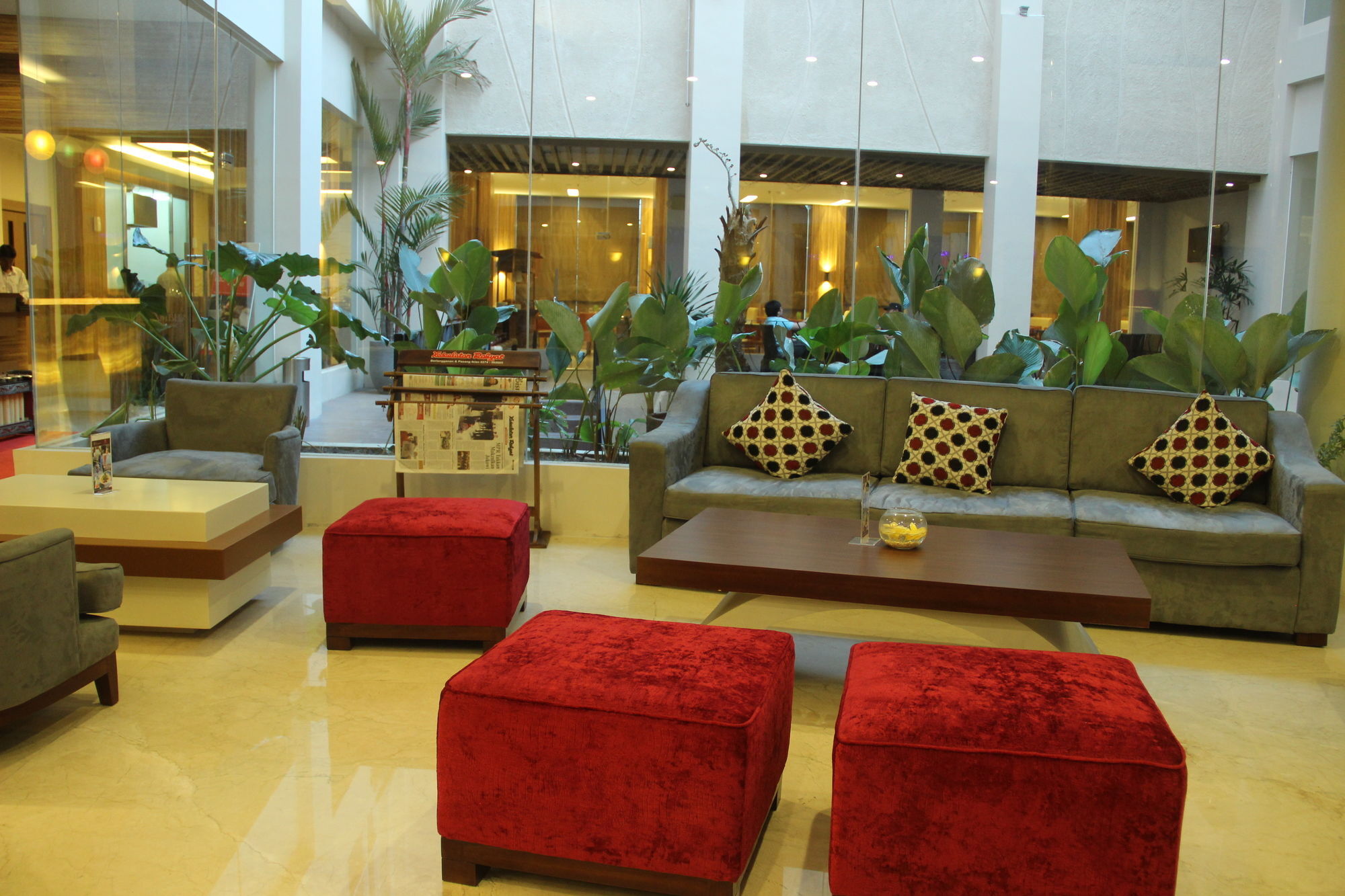 Cavinton Hotel Malioboro Yogyakarta By Tritama Hospitality Exterior foto